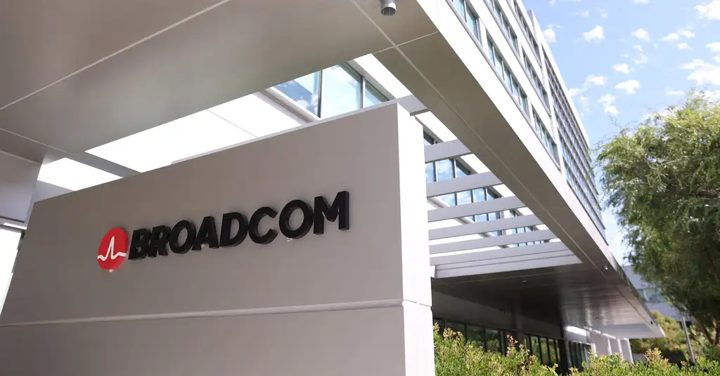Broadcom's $42B AI Chip Leasing Model | Supply Chain Finance Opportunity for Tech Sellers